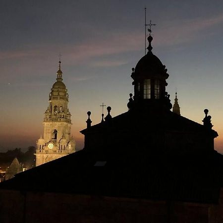 Ático casco antiguo en plaza Cervantes Santiago de Compostela Exterior foto